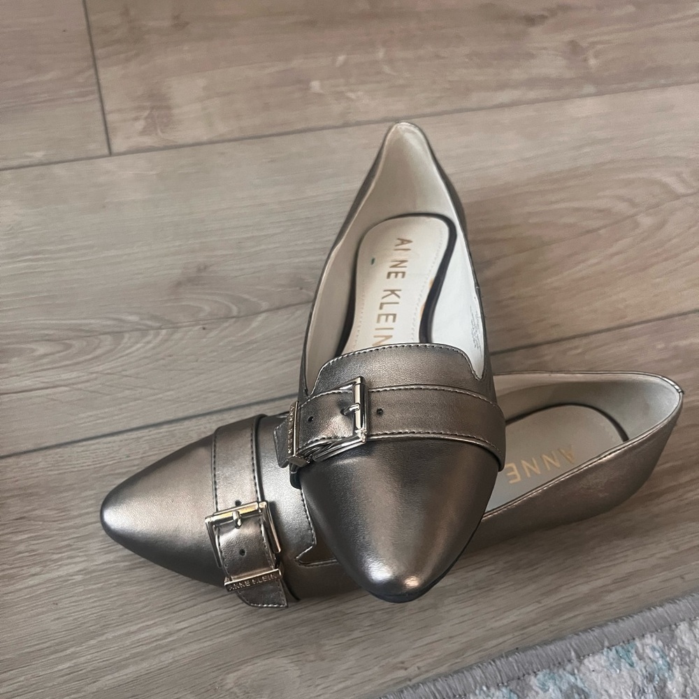 🩶Anne Klein iflex Akkayah Metallic Pointed Toe Flats: Sz 6M